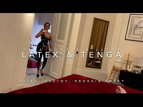 ❤️ Nwa nkịrịkọ na-acha uhie uhie yi uwe latex nke nnochi anya ❌ Anal porn ﹏